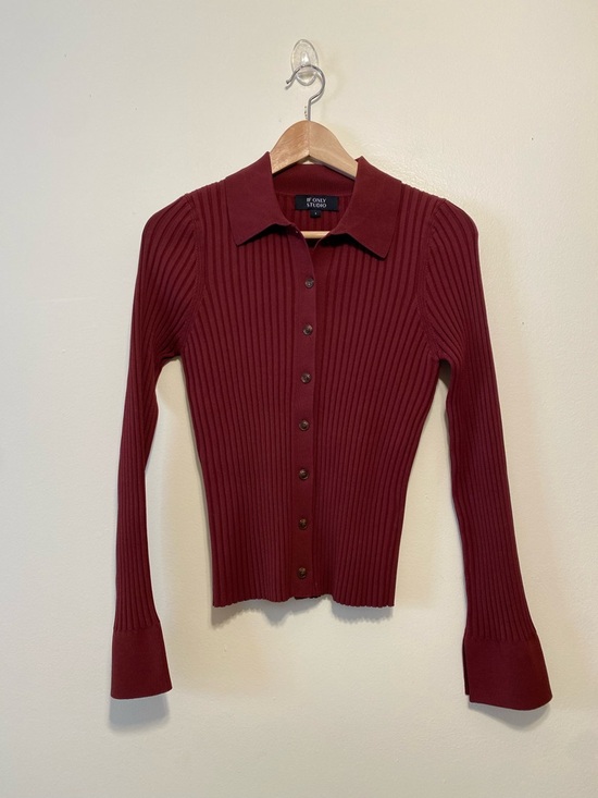IF ONLY STUDIO Tops - IF ONLY STUDIO Burgundy Ribbed Button-Down Polo SWEATER. Size S
